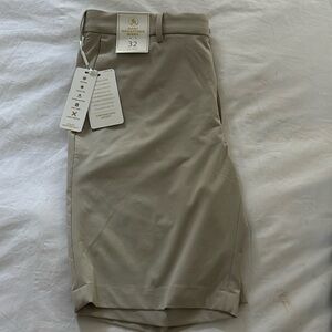 Men’s- Hart Schaffner Marx Luxury Performance wear shorts - NWT
